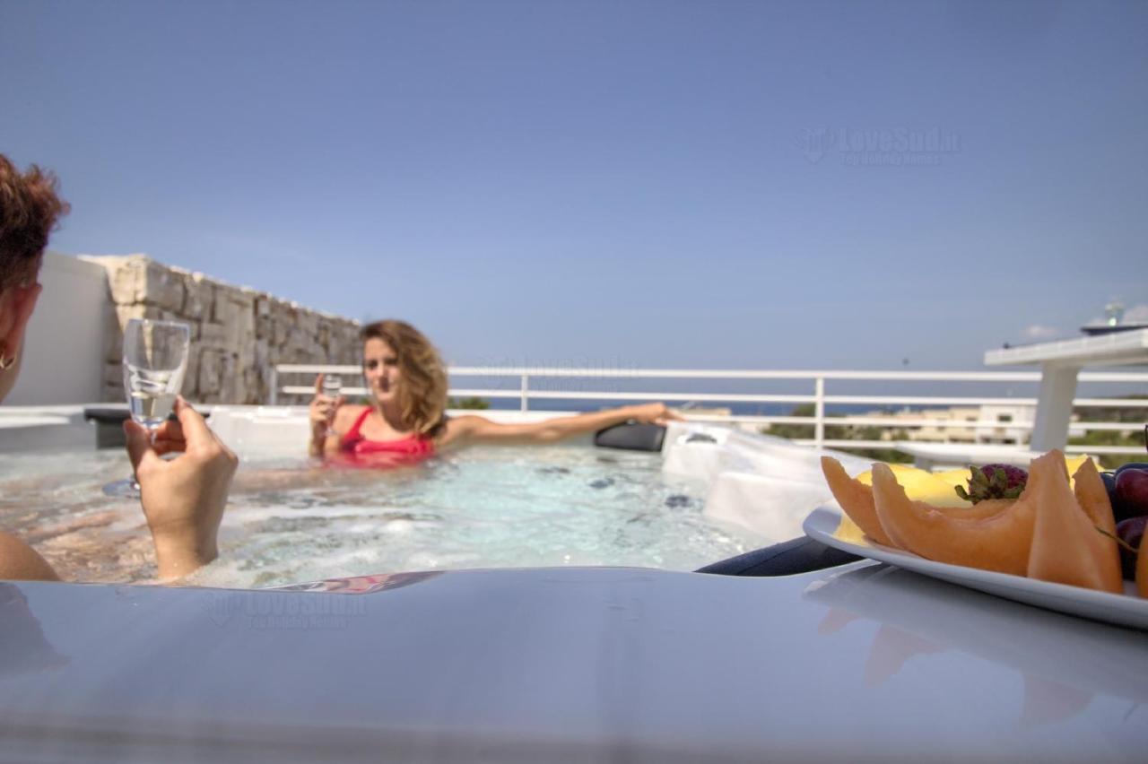 Jacuzzi Holiday Homes By Lovesud Santa Maria di Leuca Exterior foto