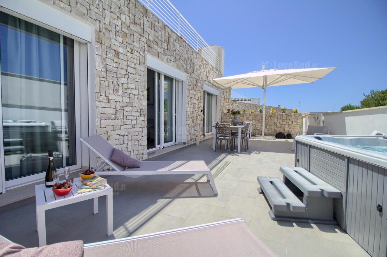 Jacuzzi Holiday Homes By Lovesud Santa Maria di Leuca Exterior foto