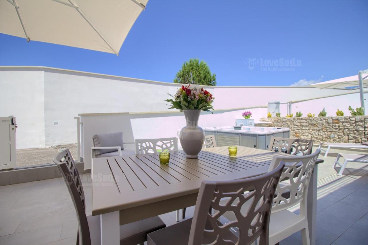 Jacuzzi Holiday Homes By Lovesud Santa Maria di Leuca Exterior foto