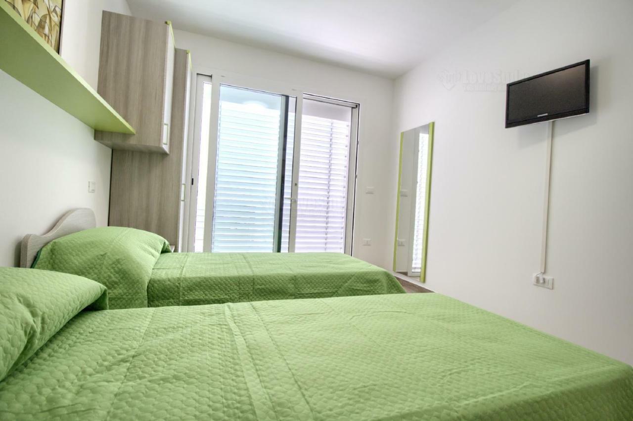 Jacuzzi Holiday Homes By Lovesud Santa Maria di Leuca Exterior foto