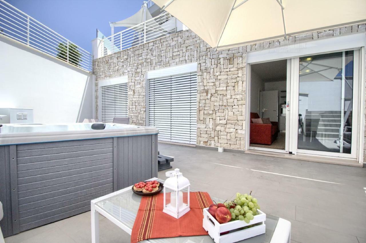 Jacuzzi Holiday Homes By Lovesud Santa Maria di Leuca Exterior foto